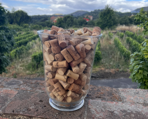 Weinkorken in einer Vase